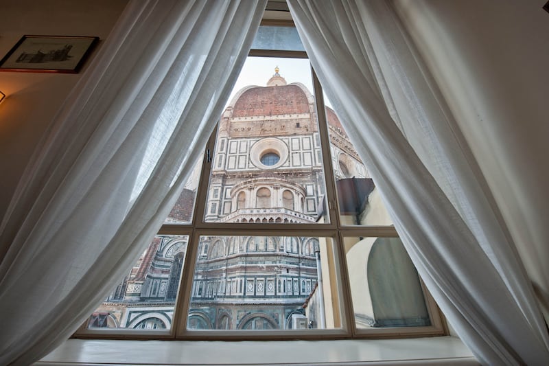 galleries/2013/10/13/nine-jaw-dropping-hotel-room-views-around-the-world-photos/131011-duomo-hotel_slhnm3