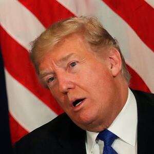 180125-chang-trump-davos-tease_pyomyx