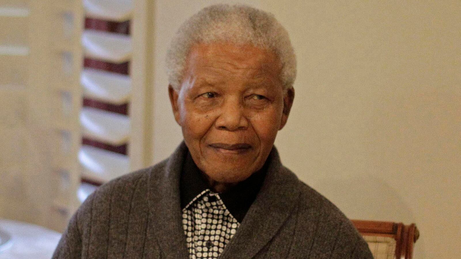 cheats/2013/06/10/mandela-still-in-serious-condition/130610-nelson-mandela-hospital-cheat_gw6sm3