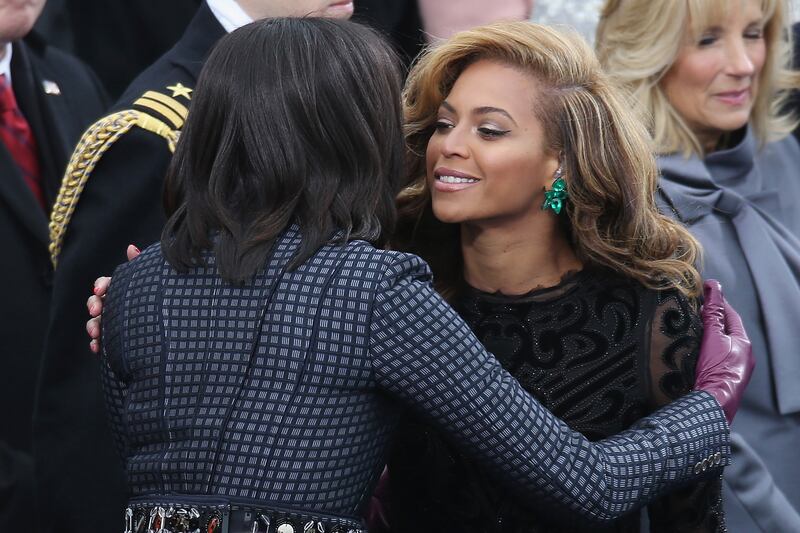 articles/2013/05/01/why-beyonce-is-a-tough-friend-for-michelle-obama/130430-Samuels-Michelle-Beyonce-tease_lqu3vf