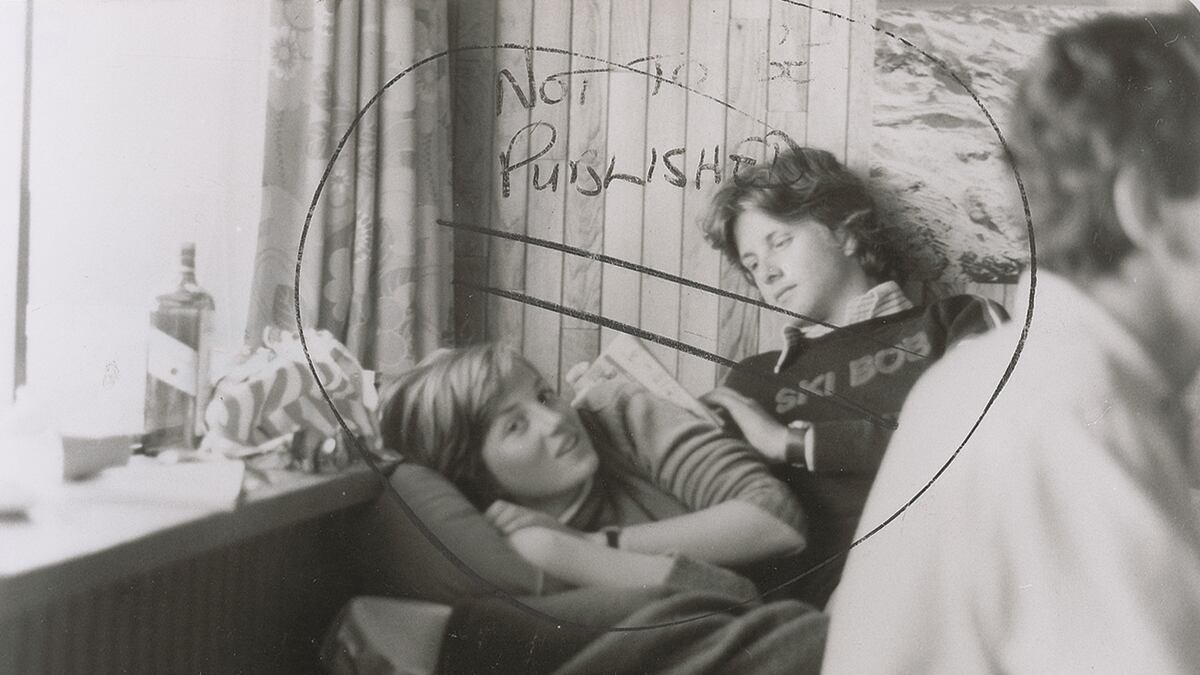 cheats/2013/01/04/princess-diana-photo-up-for-sale/unseen-princess-di-photo-auction-cheat_bxvzfu