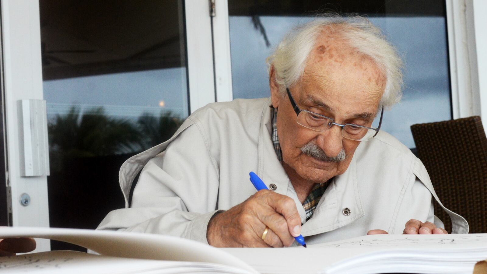 cheats/2016/02/20/last-survivor-of-nazi-death-camp-dies/160220-treblinka-cheat_krrlou