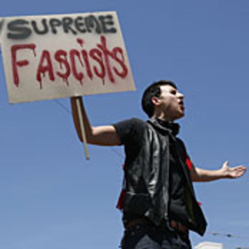 articles/2009/05/26/arnolds-new-gay-problem/mathews-california-prop-8_28906_yzuhsn