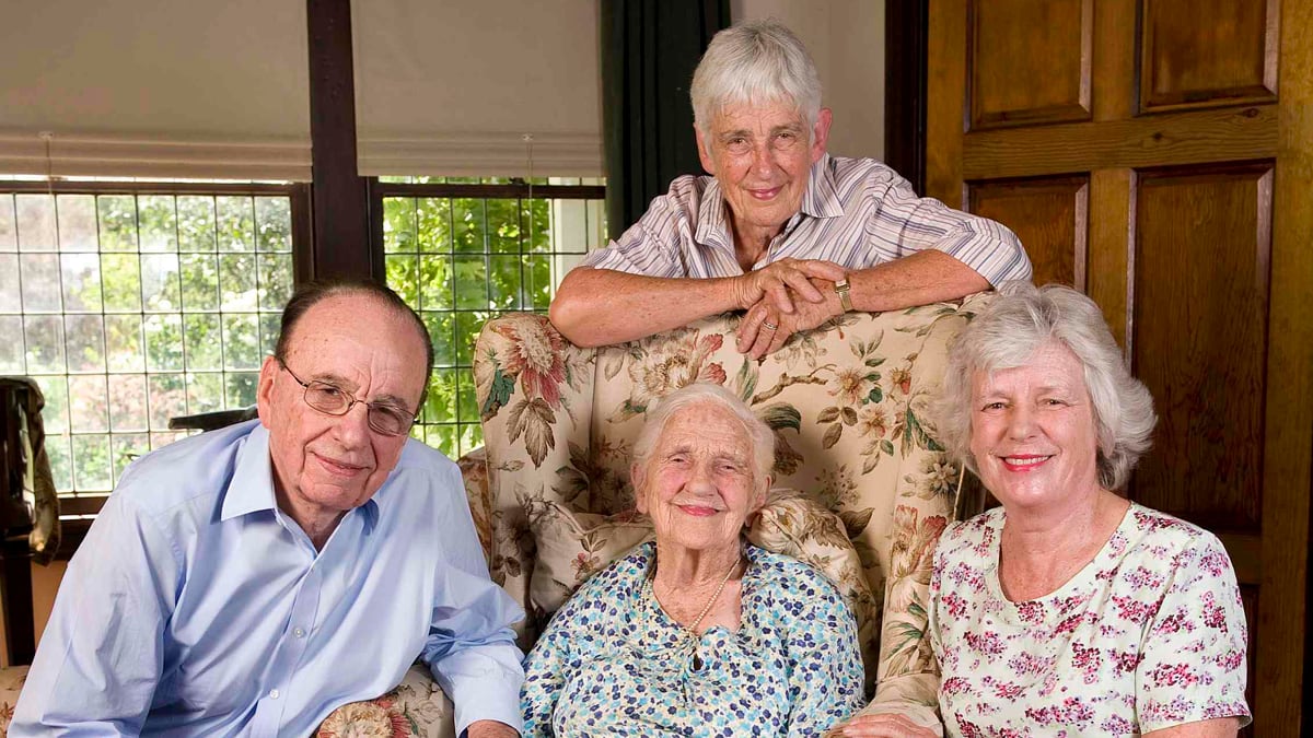 galleries/2011/07/19/the-murdoch-family/murdoch-family-tease-110719_kjyhrz