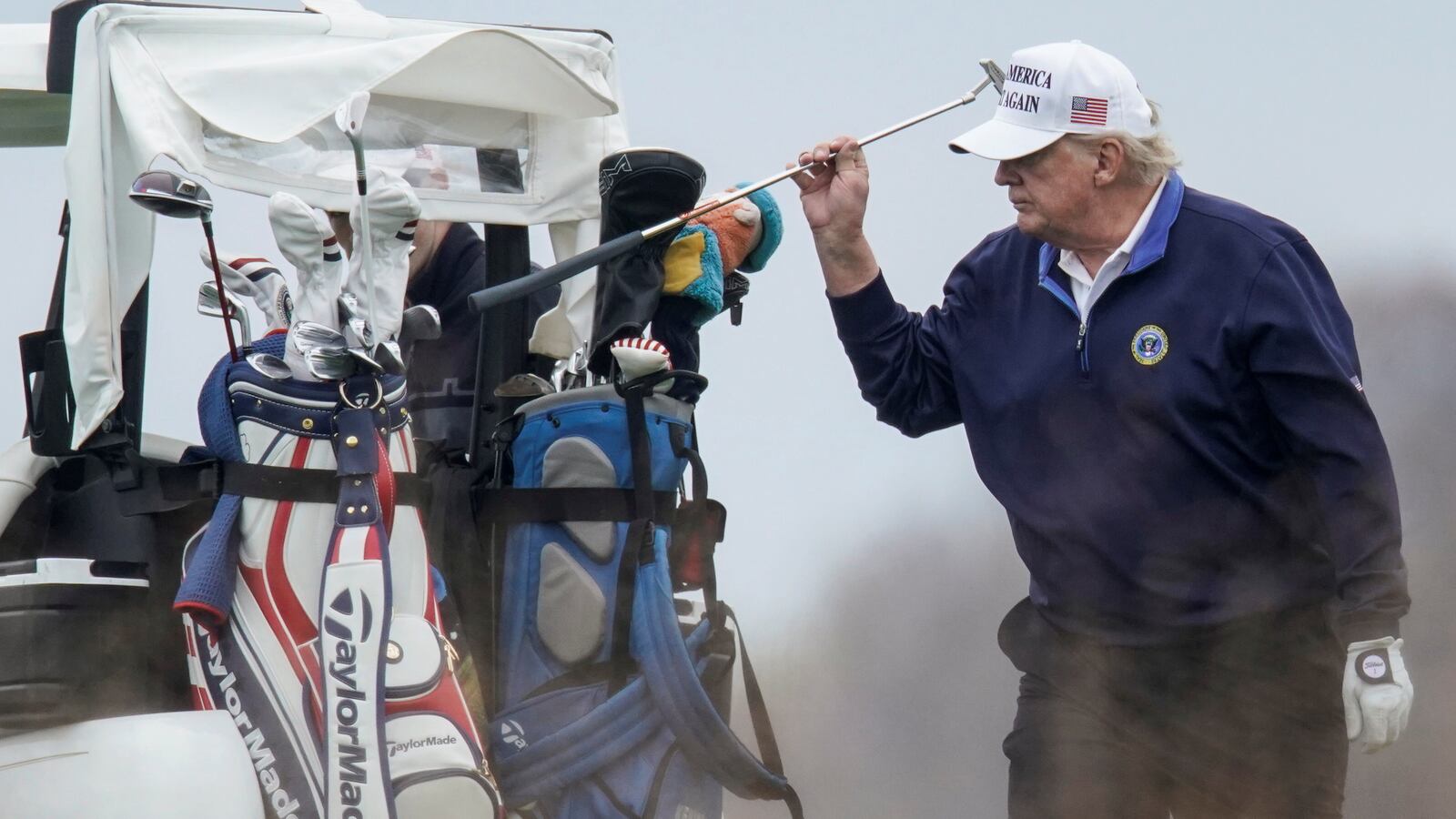 2020-11-15T195315Z_1123510956_RC2V3K9AVQKL_RTRMADP_3_USA-ELECTION-TRUMP_pexaht