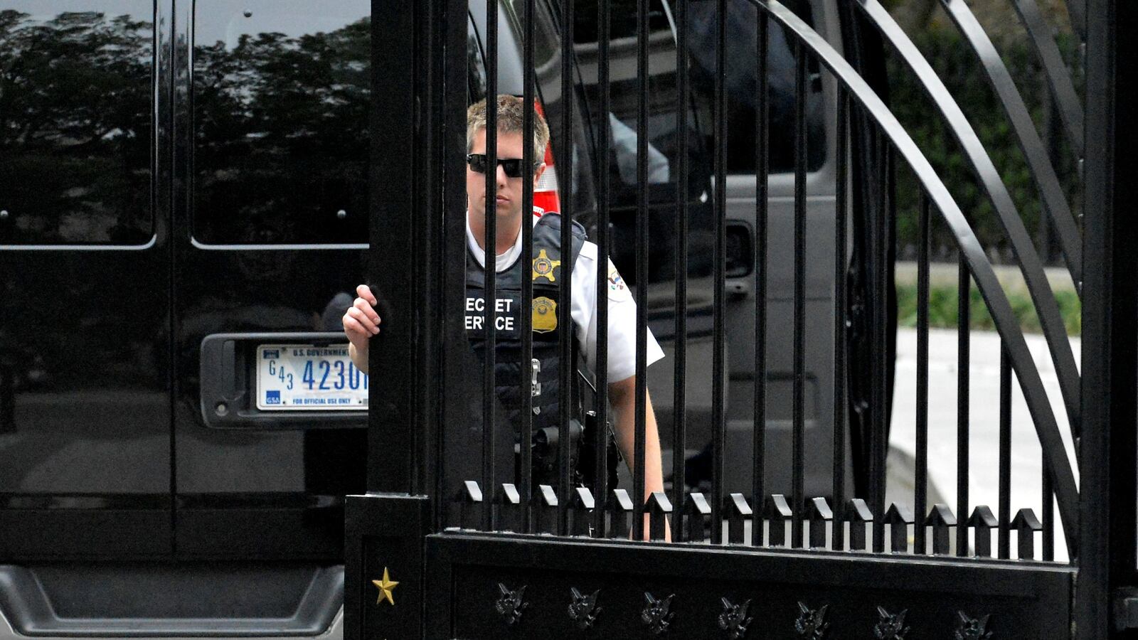 cheats/2017/03/12/wh-fence-jumper-could-get-10-years-term/160530-whitehouse-lockdown-cheat_msf80l