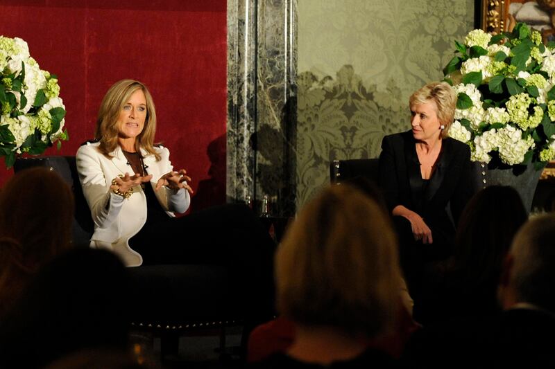 galleries/2011/09/30/burberry-ceo-angela-ahrendts-speaks-at-credit-suisse-and-newsweek-and-daily-beast-event-photos/burberry-dinner-angela-ahrendts-photos-one_pz8ugl
