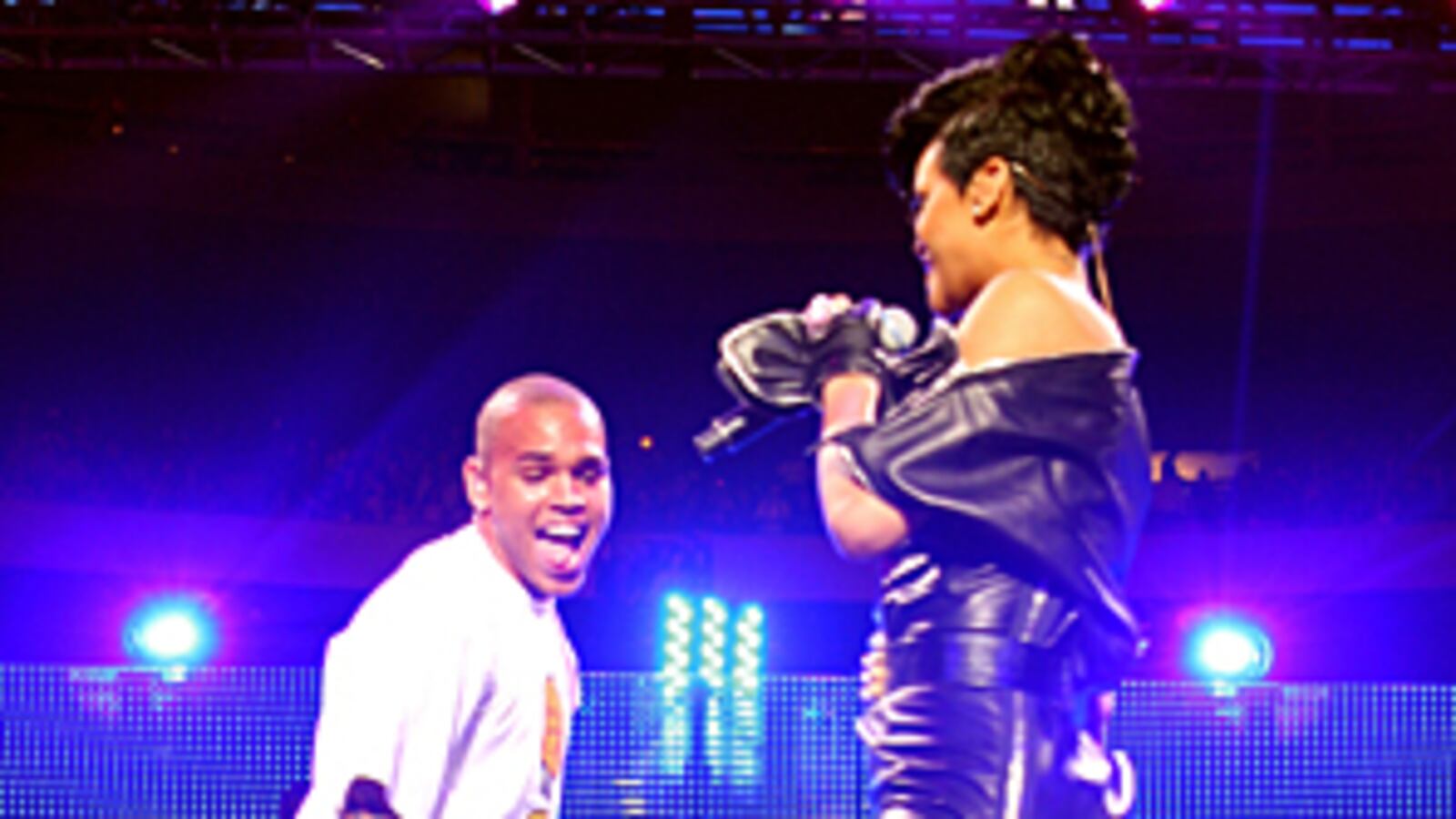 cheats/2009/02/09/chris-browns-shocking-abuse-charges/chris-brown_q7prvv