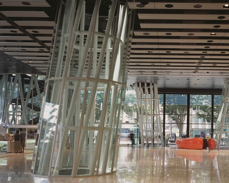 galleries/2013/03/19/toyo-ito-architecture-inside-and-out/130318-toyo-ito-07-sendai-mediatheque_rhdsmy