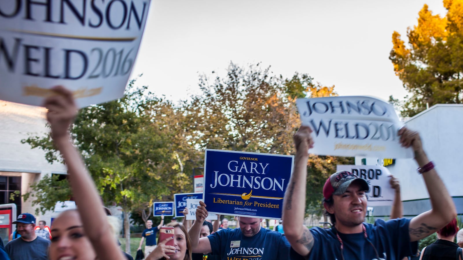 articles/2016/11/11/libertarians-to-america-don-t-blame-us-for-trump/161108-murphy-third-party-tease_uxtlqj