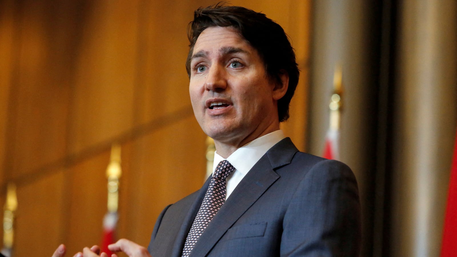 2022-04-05T100008Z_1294111732_RC2L7T96E61C_RTRMADP_3_CANADA-BUDGET_w98v9k