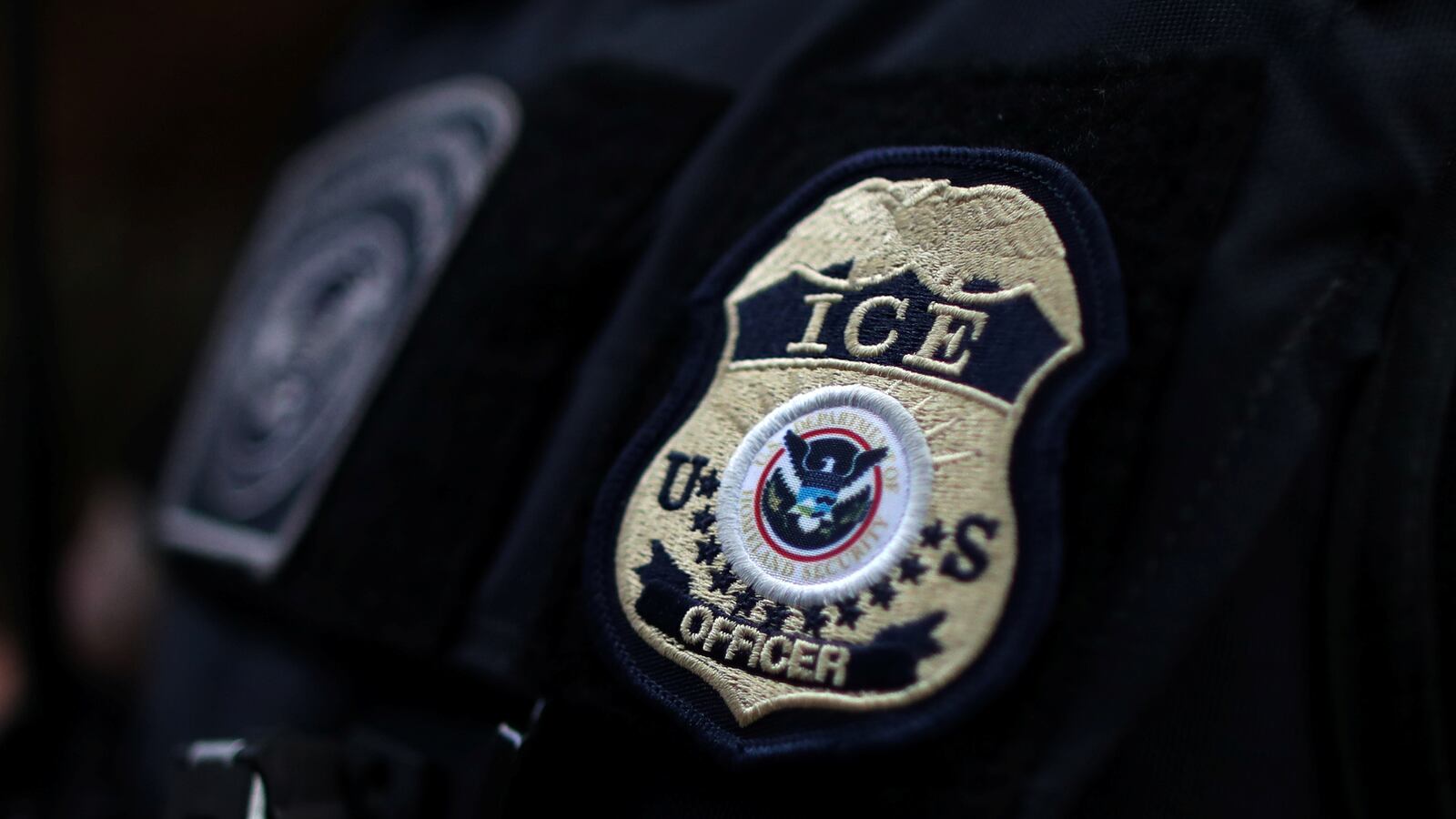 2020-03-02T013034Z_150768384_RC2DBF9YG1KT_RTRMADP_3_USA-IMMIGRATION_gkhuni