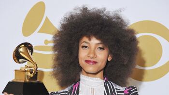 cheats/2011/02/14/esperanza-spalding-wikipedia-hacked-after-winning-grammy-over-justin-bieber-/grammys-esperanza-spalding_fyxb0p