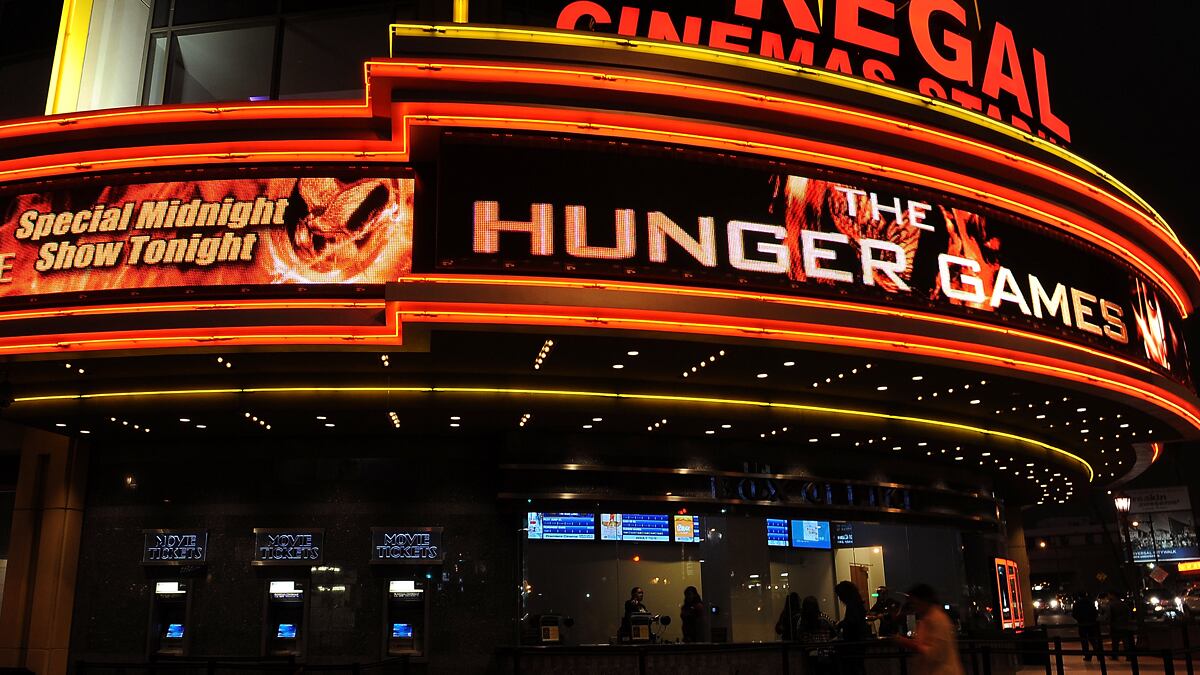 cheats/2012/03/24/hunger-games-smashes-more-records/the-hunger-games-box-office-cheat_dfgkro