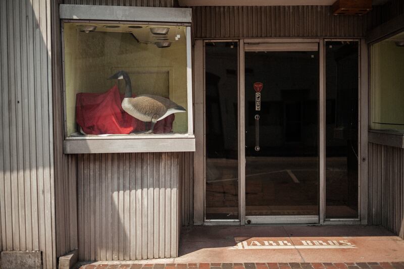 galleries/2014/09/21/america-s-fading-main-streets/140918-price-main14-tease_bjafty