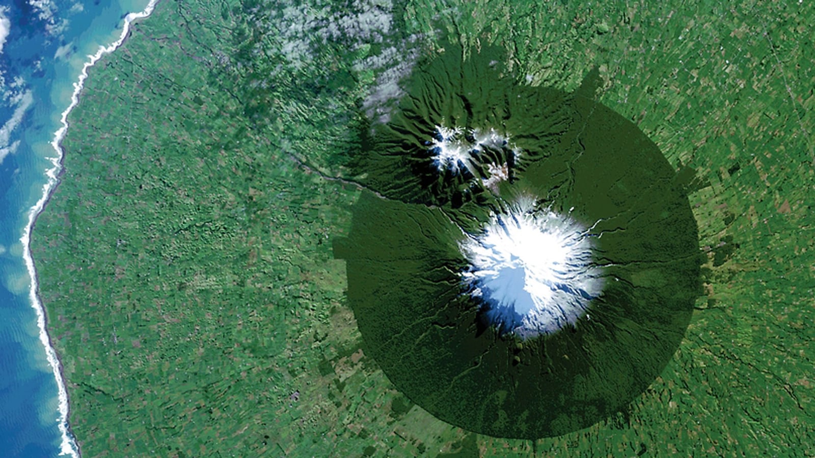 galleries/2014/11/28/jaw-dropping-shots-of-earth-from-above/141118-earth-from-above-01_zet0g4