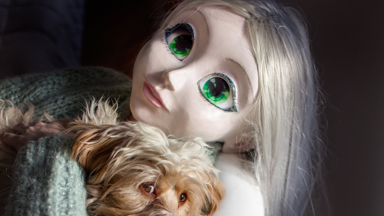 articles/2014/03/10/a-doll-s-life-laurie-simmons-explores-kigurumi/140309-binlot-simmons-art-tease_kfzwgp