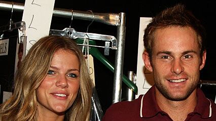 cheats/2009/04/18/roddick-model-tie-the-knot/decker-roddick-wed_eobeaq