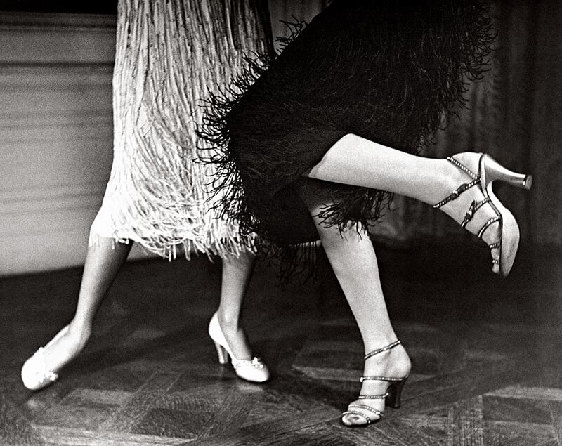 galleries/2014/06/10/the-shoe-book-celebrates-every-woman-s-favorite-accessory-photos/140609-shoe-book-nina-leen_xnhscs