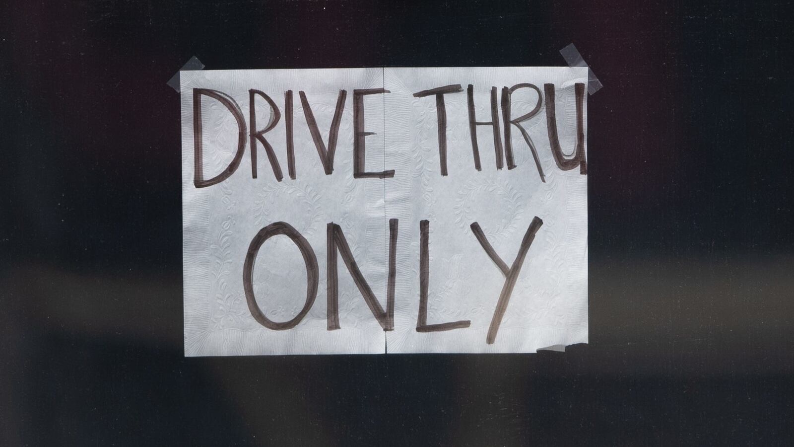 2020-05-06T105213Z_814758563_MT1USATODAY14287256_RTRMADP_3_SIGNS-ALERTS-CUSTOMERS-THAT-THEY-ARE-CURRENTLY-OFFERING_znf4wn