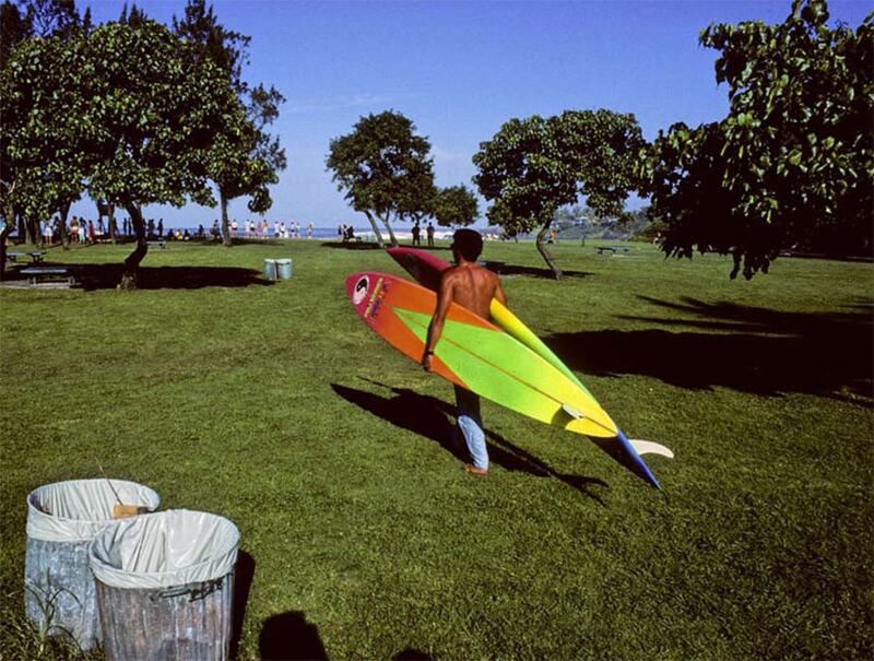 galleries/2011/06/22/surfing-photographs-from-the-eighties/jeff-divine-surfing-eighties-14_qibput