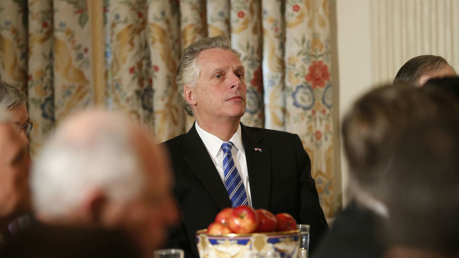 cheats/2015/06/23/va-gov-plans-to-nix-confederate-plates/150623-mcauliffe-cheat_as59ea