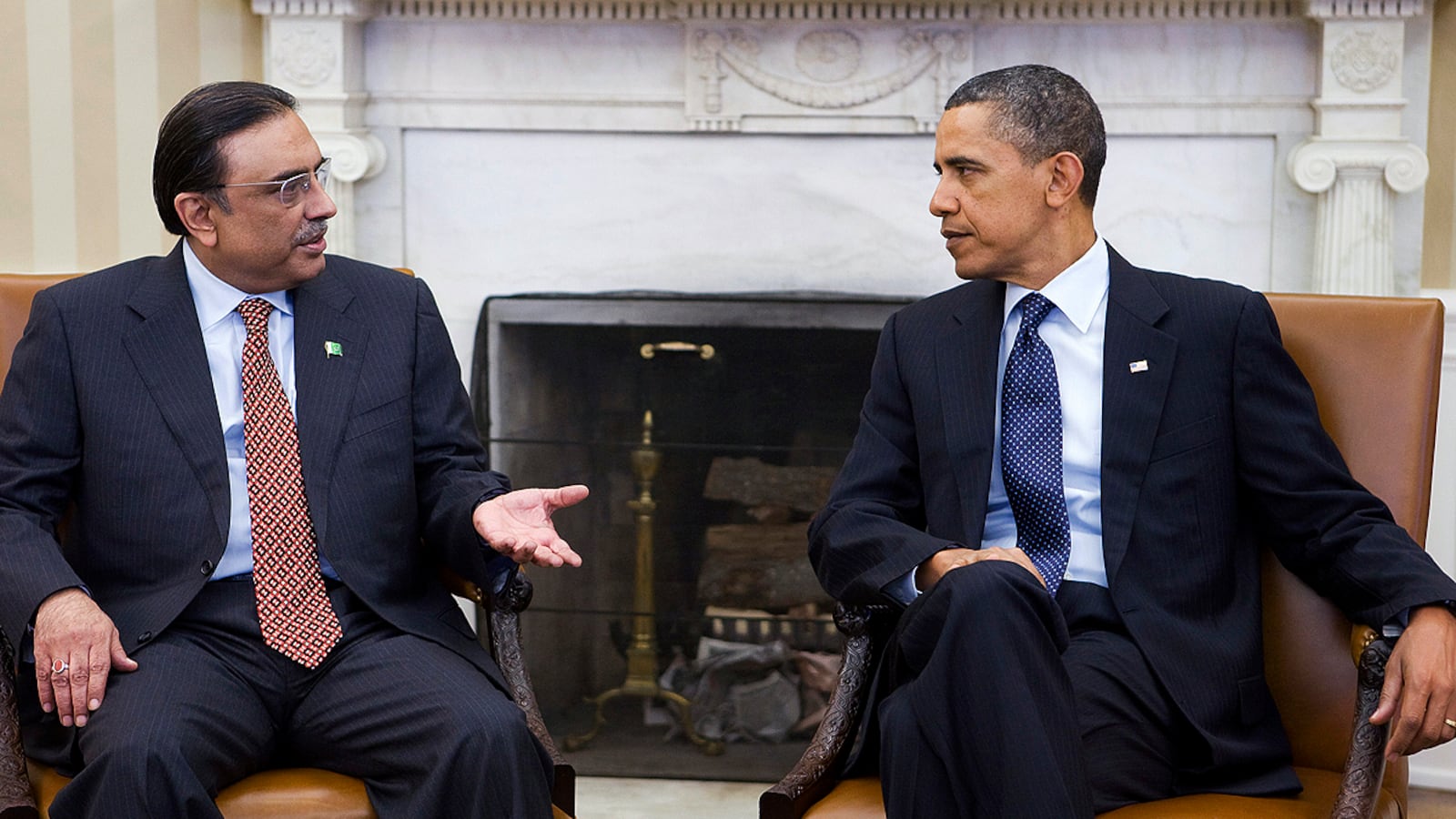 cheats/2011/12/01/obama-no-apology-for-pakistan/obama-zardari-cheat_pvoe9b