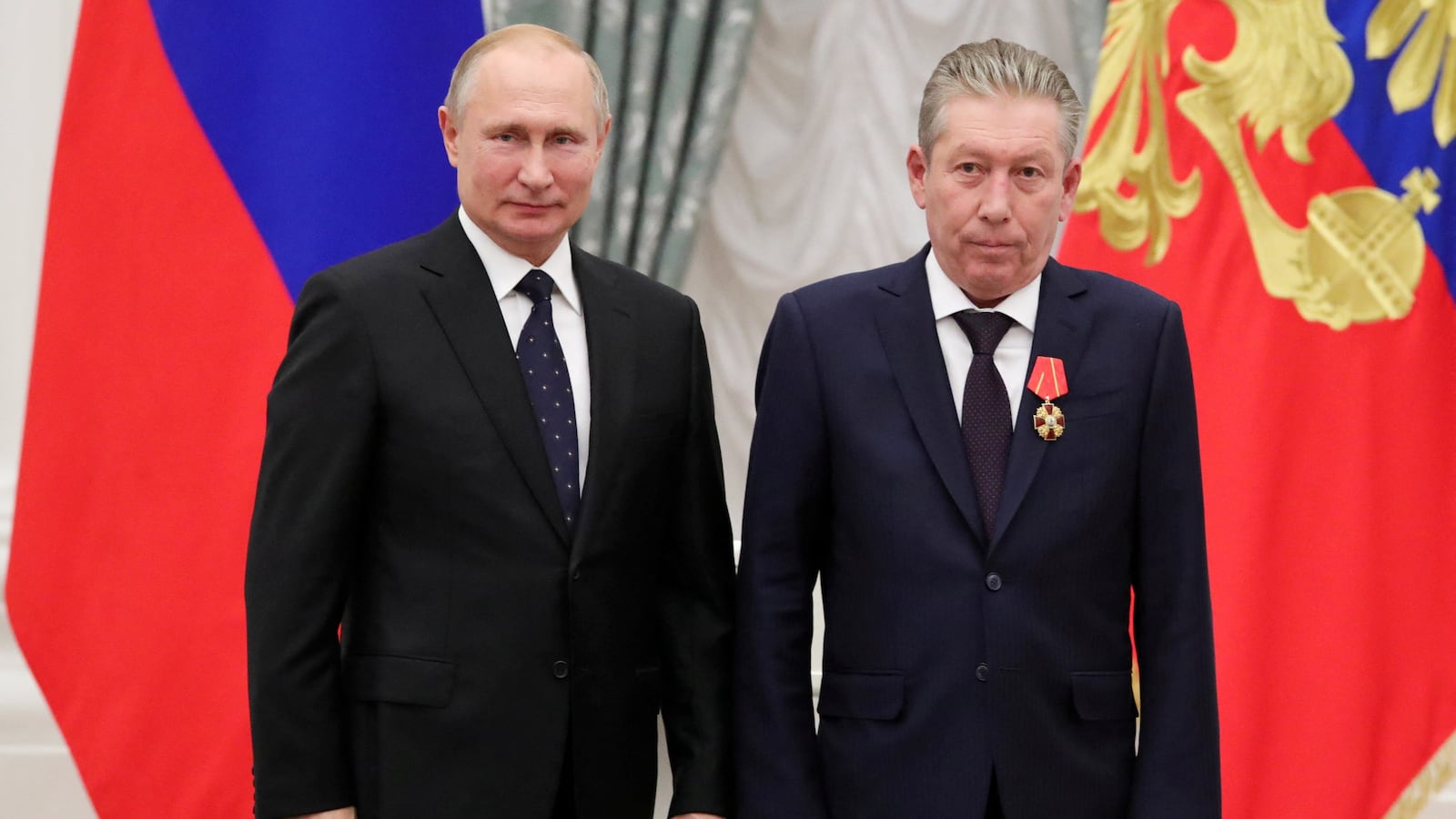 2022-09-01T092218Z_1992540571_RC298W9L5I1D_RTRMADP_3_RUSSIA-LUKOIL-MANAGER-DEATH_fsres7