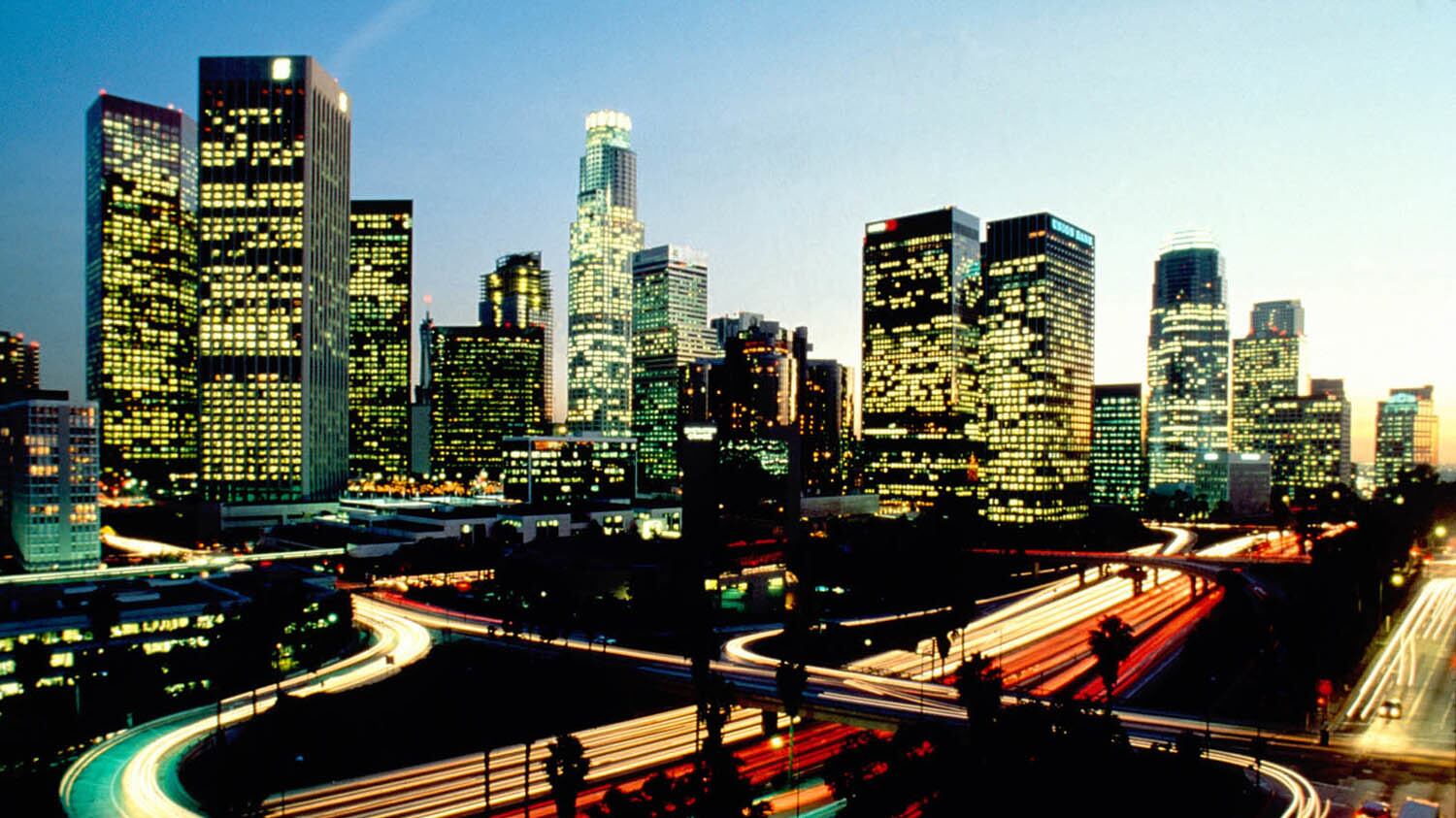 articles/2012/06/11/la-bar-night/LA-night_dq83lb