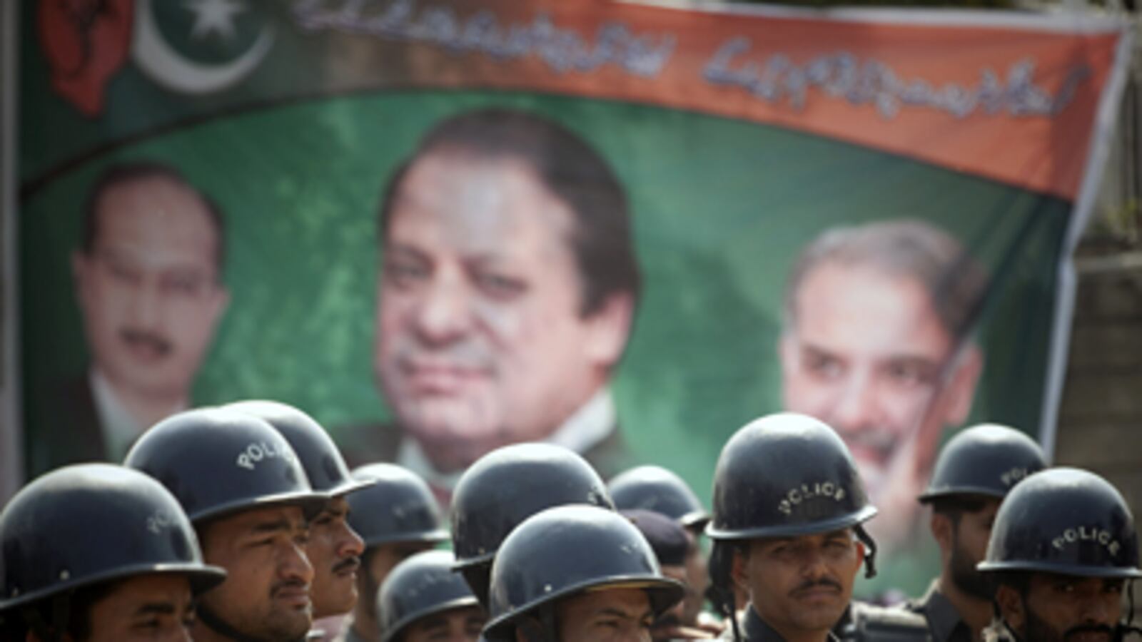 cheats/2009/03/15/zardari-ups-the-ante-in-pakistan/pakistan-escalation_dstn1l