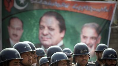 cheats/2009/03/15/zardari-ups-the-ante-in-pakistan/pakistan-escalation_dstn1l