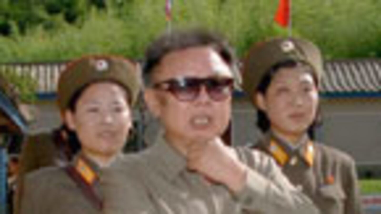 cheats/2010/06/05/korea-rules-out-war-with-north/hillary-in-asia---north-korea_mbgwbb