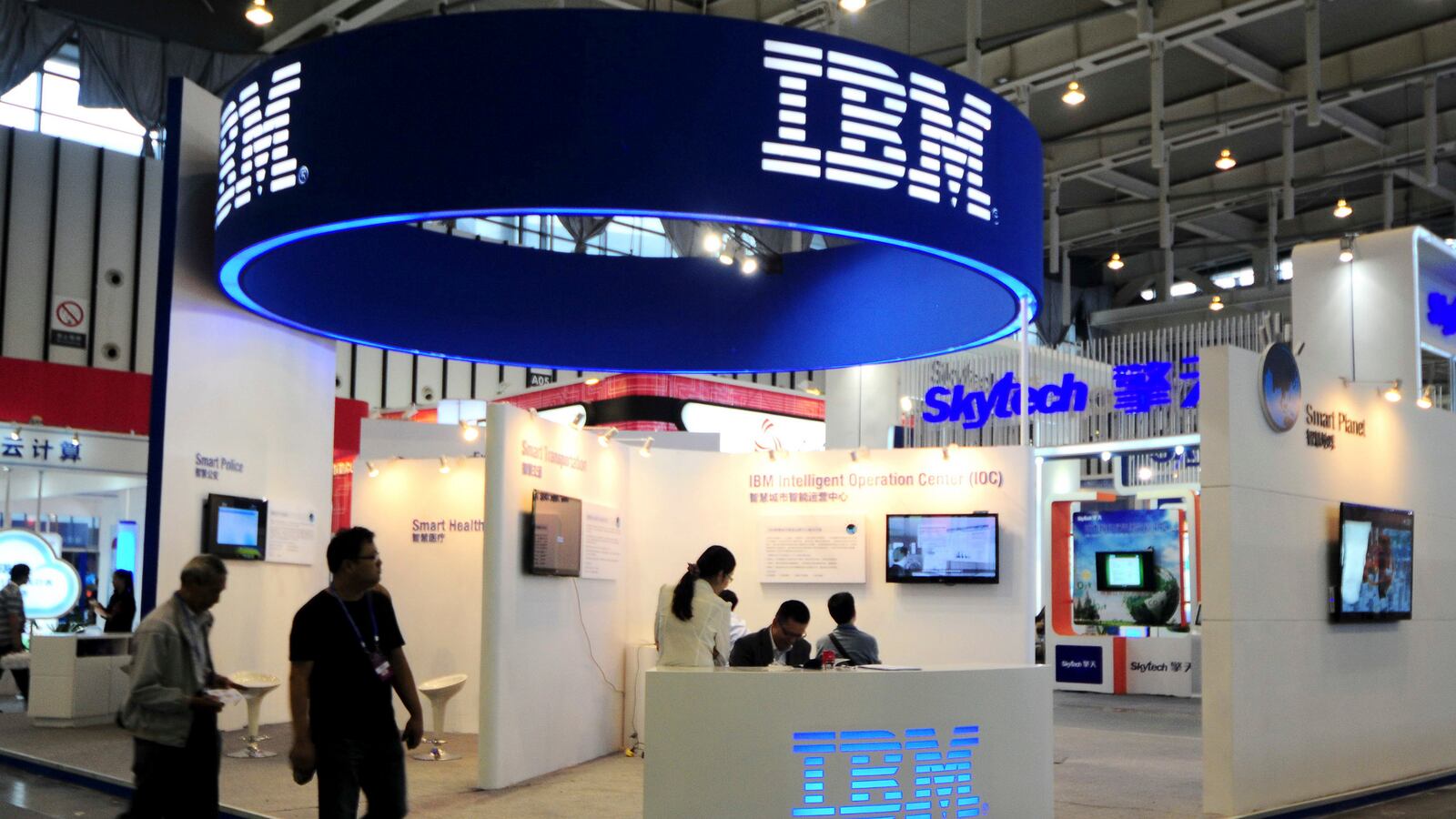 cheats/2014/08/08/ibm-creates-brain-chip/140808-ibm-cheat_euqojb