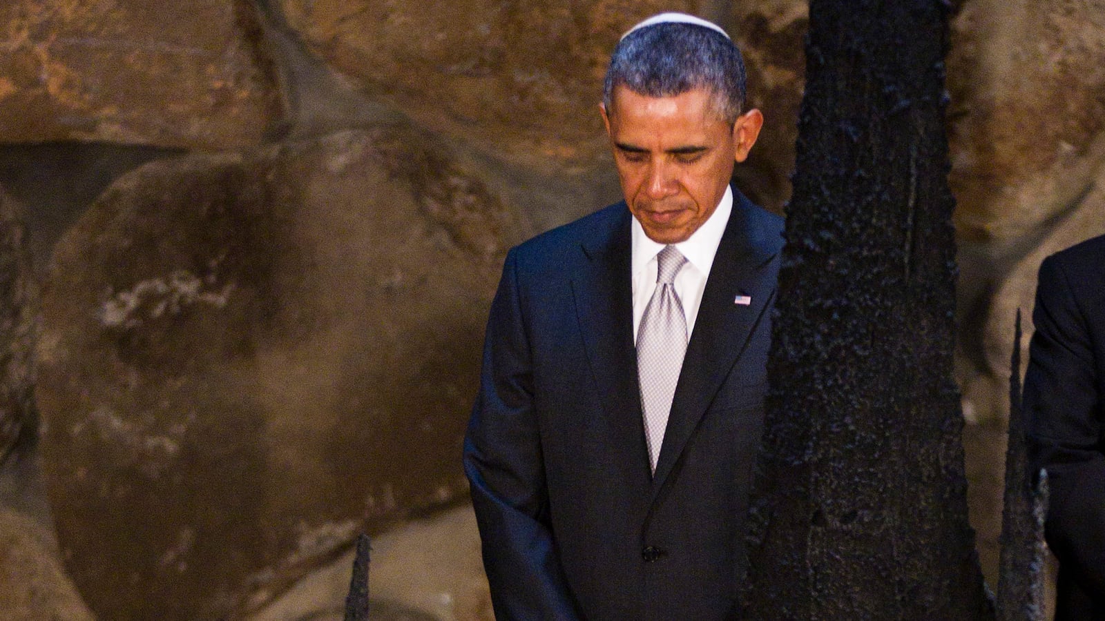 articles/2013/03/22/5-powerful-pictures-from-president-obama-s-visit-to-yad-vashem/5-powerful-pictures-from-president-obama-s-visit-to-yad-vashem-image_kfysxr