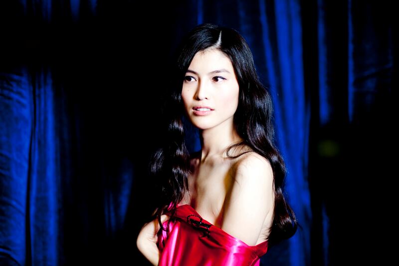 galleries/2011/11/10/backstage-at-the-2011-victoria-s-secret-fashion-show-photos/victorias-secret-tachman35_j6qhue