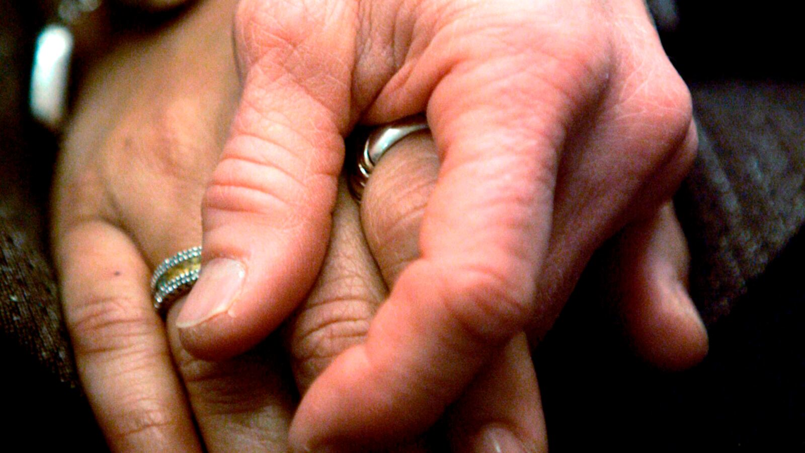 articles/2011/07/23/gay-marriage-new-york-s-same-sex-couples-prepare-to-wed/gay-marriage-kennedy-tease_nngauv