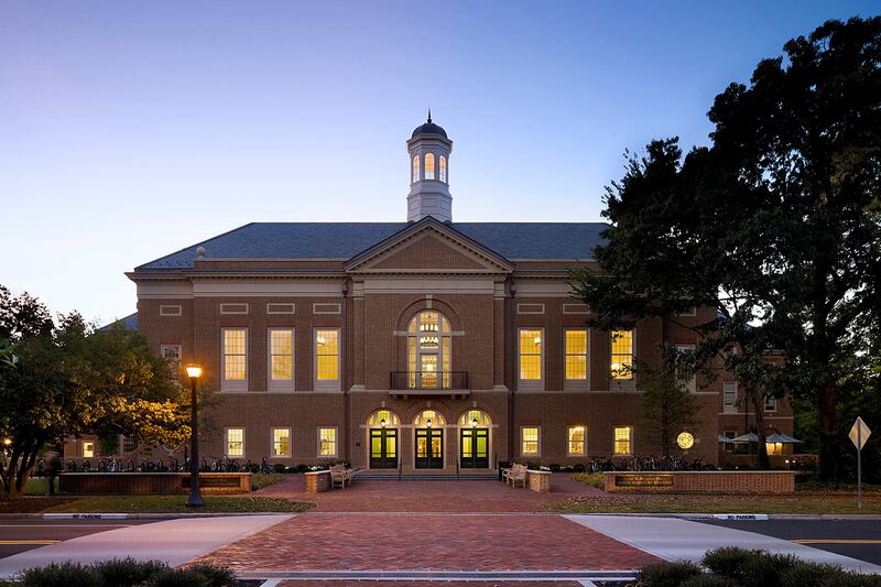 galleries/2013/10/16/20-most-affordable-colleges-photos/2013-college-rankings-william-and-mary_wpb6fe