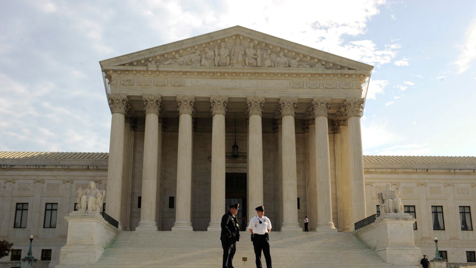 articles/2011/11/15/supreme-court-s-obamacare-ruling-will-politicize-judicial-process/supreme-court-obamacare-ackerman_znfans