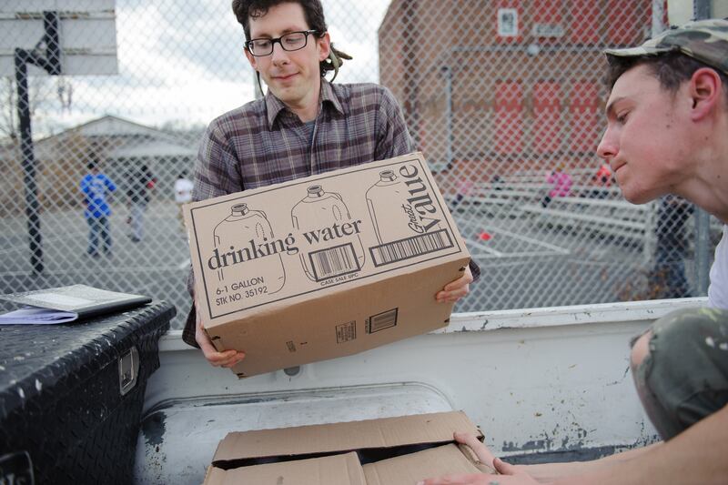 galleries/2014/03/02/the-west-virginia-river-no-one-can-drink-from-photos/140228-weastva-water9_t62rr9