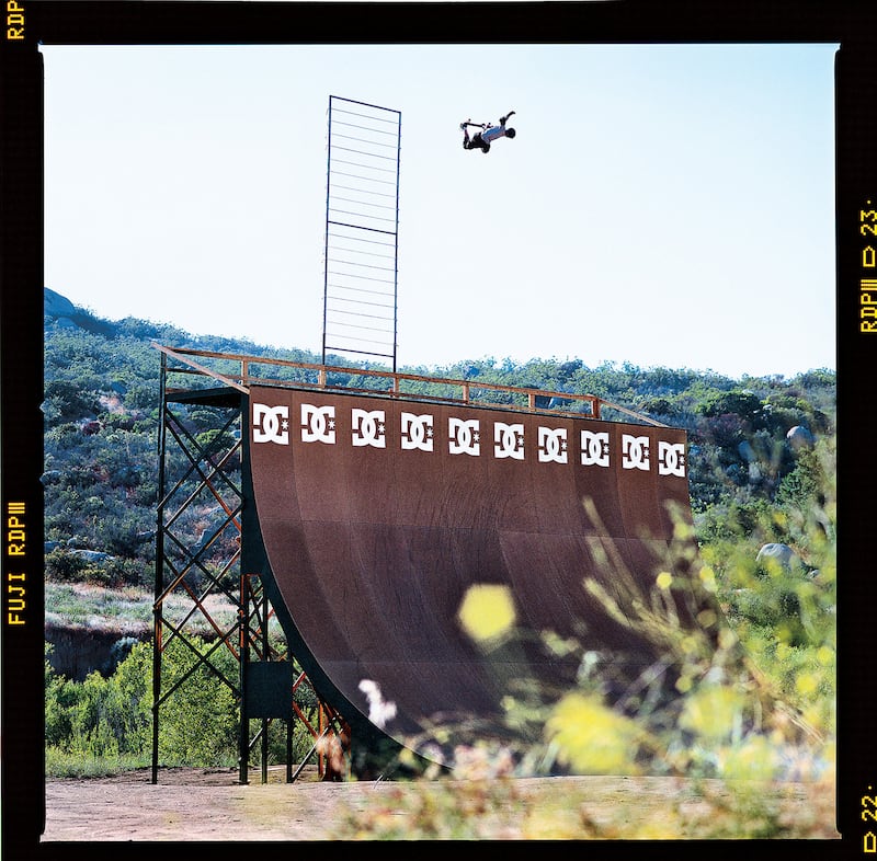 galleries/2015/10/06/skaters-all-over-the-world-photos/150709_skate_the_world_02_xu1cp9