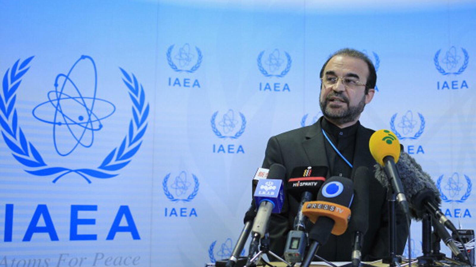 cheats/2013/12/08/u-n-nuke-inspectors-visit-iran/131208-iran-un-inspectors-cheat_gnwyyu