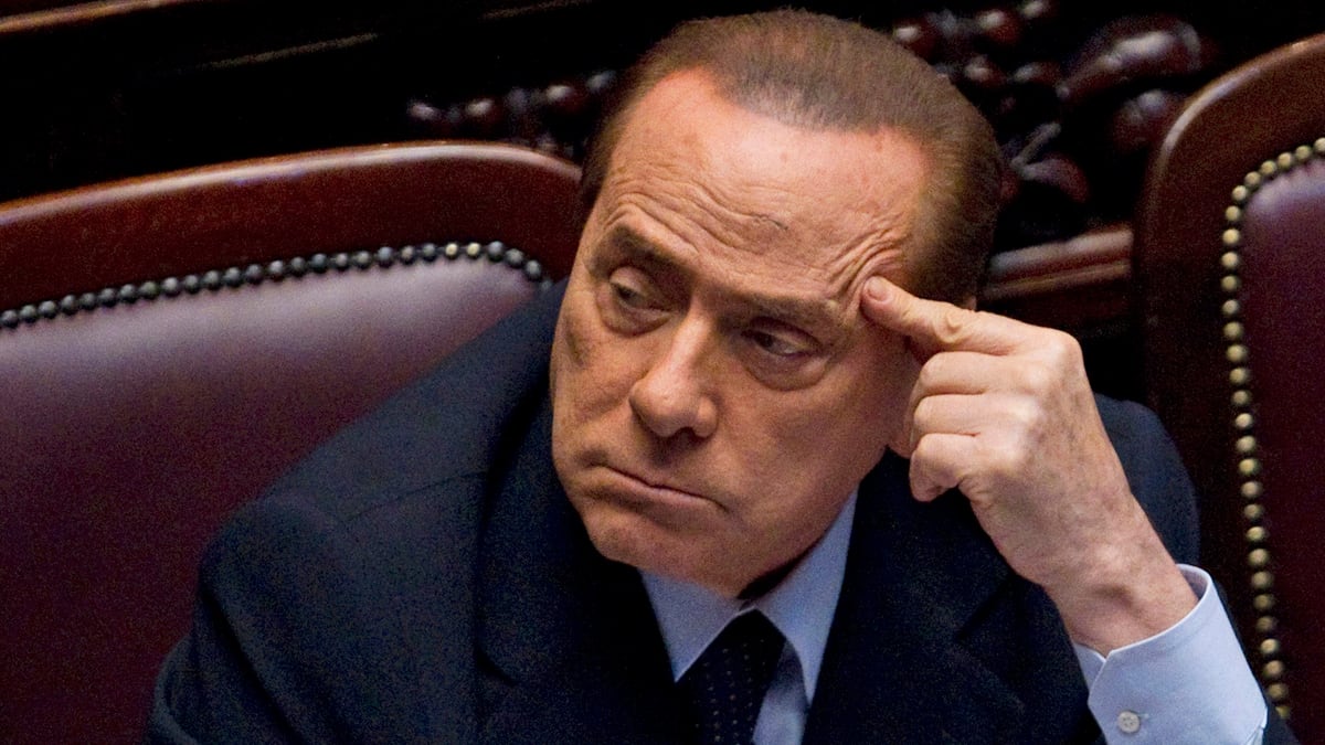 articles/2012/10/26/silvio-berlusconi-is-convicted-of-tax-fraud-and-banned-from-holding-office/berlusconi-conviction-nadeau_gbztod