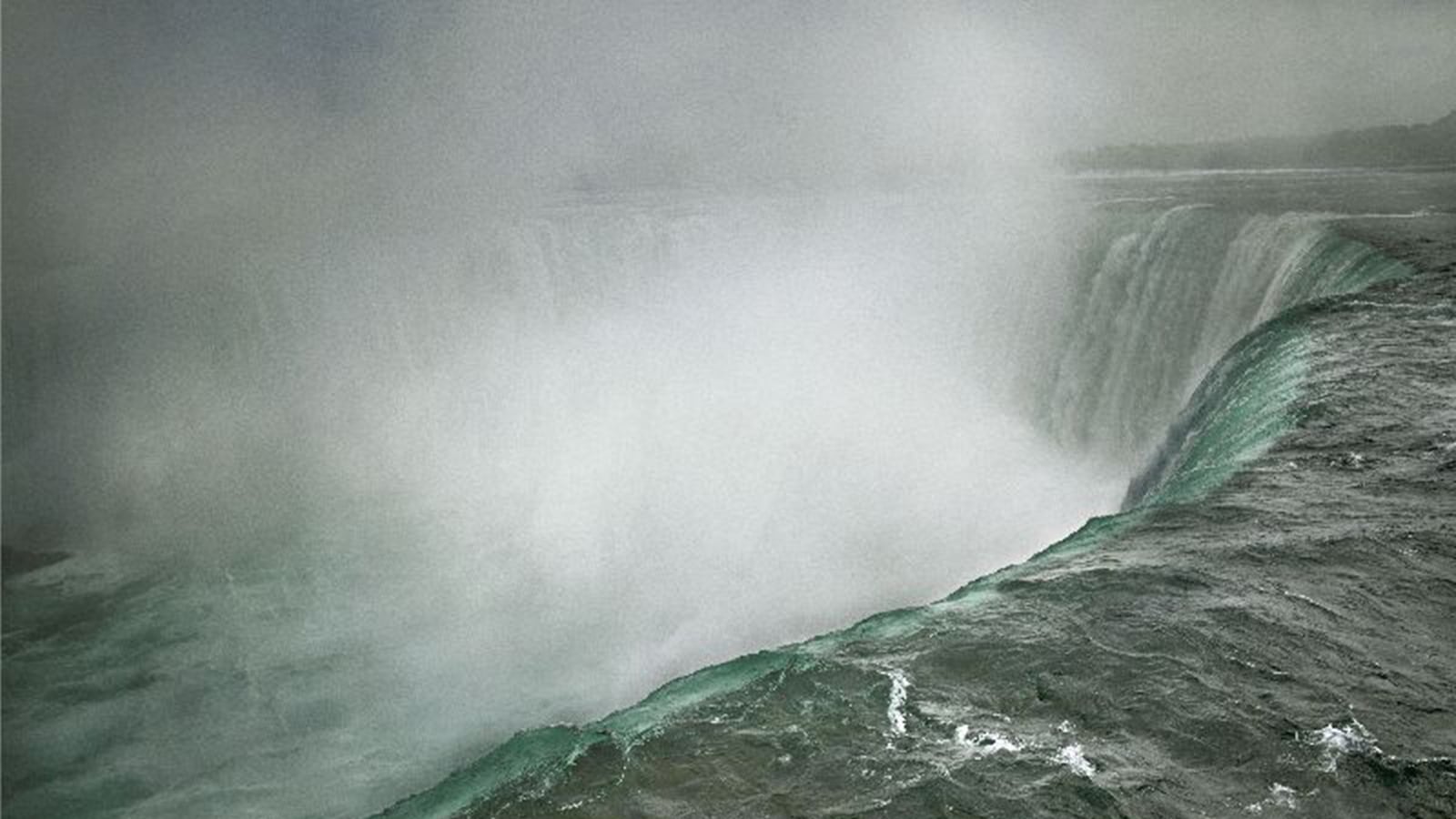 galleries/2014/11/20/annie-leibovitz-s-pilgrimage-photos/141119-annie-leibovitz-05_sd2j6c