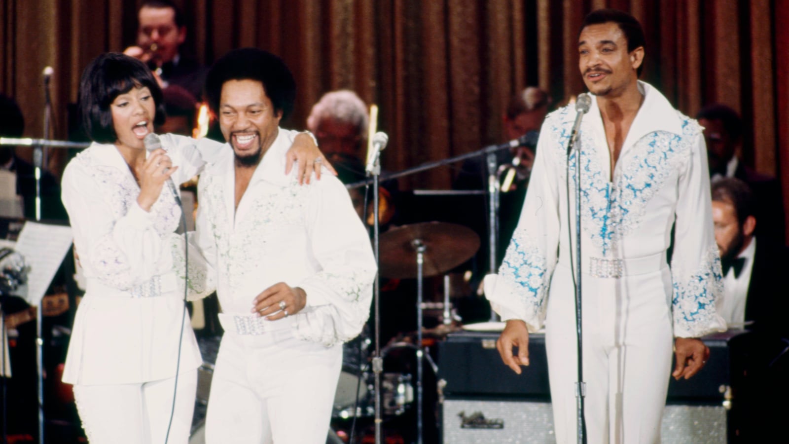 Unspecified - 1974: (L-R) Marilyn McCoo, Billy Davis, Jr, Lamonte McLemore, the 5th Dimension performing on the ABC tv series 'Wide World of Entertainment', episode 'Salute to Redd Foxx'. (Photo by American Broadcasting Companies via Getty Images)