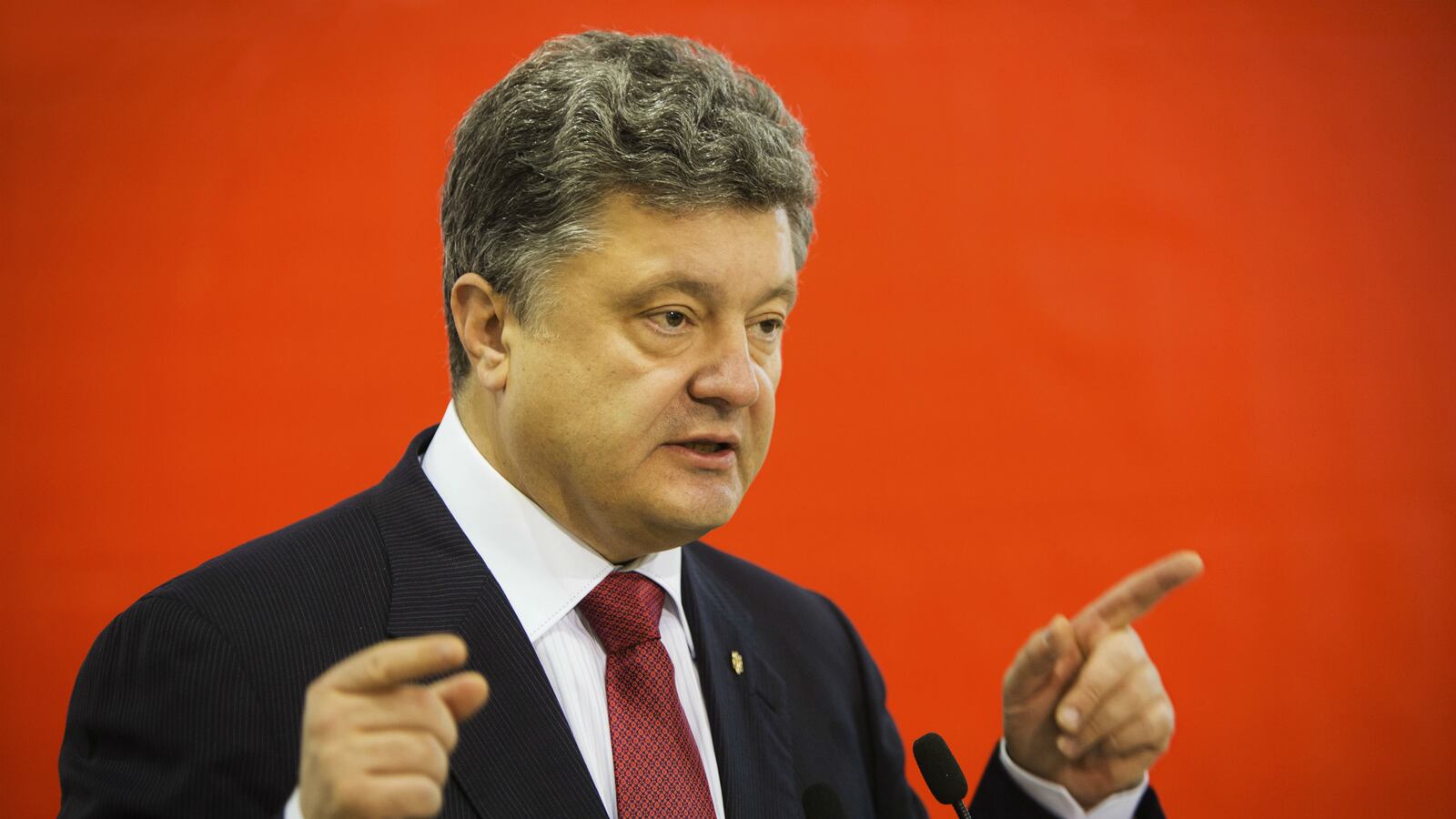 cheats/2014/11/20/ukraine-rebel-leader-proposes-duel-to-settle-crisis/141120-poroshenko-cheat_mmwkzx