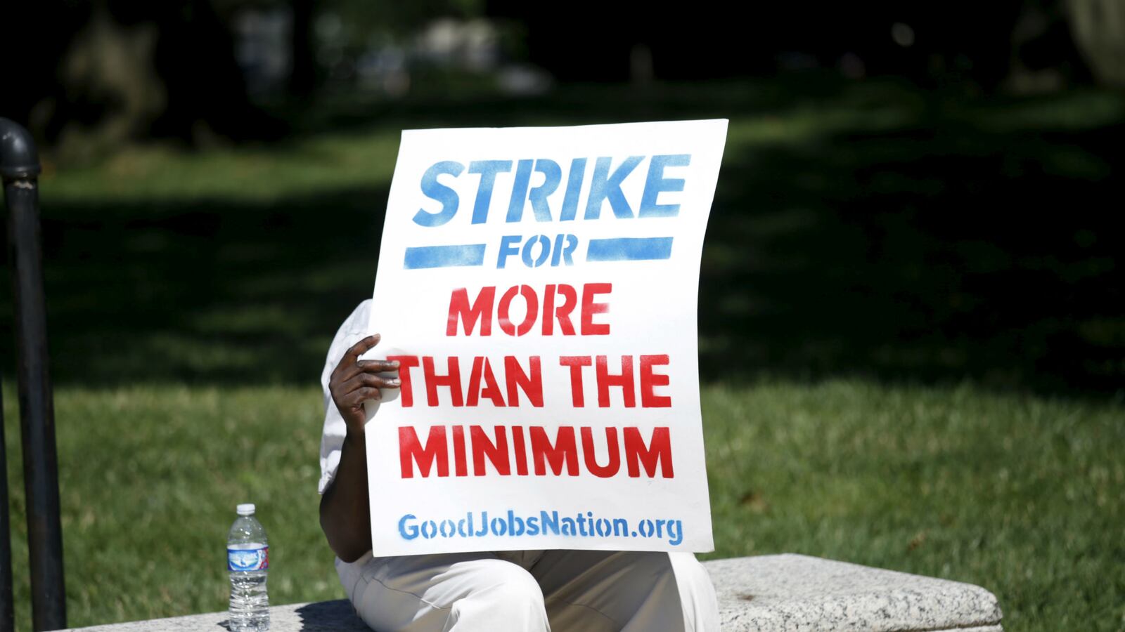 cheats/2016/02/19/oregon-house-passes-minimum-wage-hike/160219-oregon-minimum-wage-cheat_ylzqss