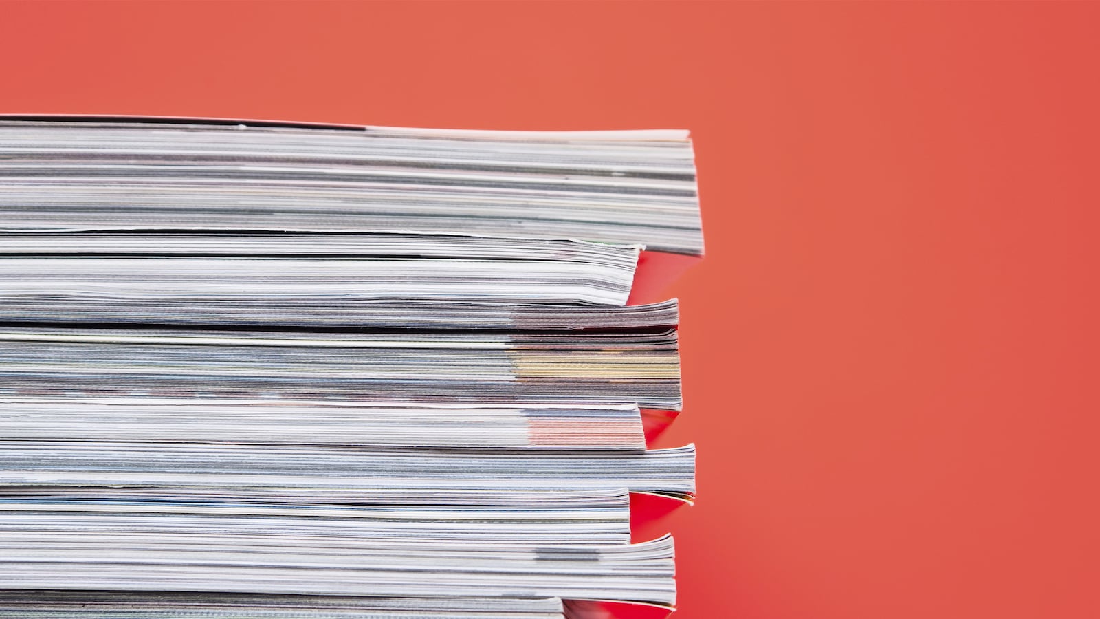 articles/2015/07/05/why-shopping-catalogs-just-won-t-die/150704-jones-catalogues-tease_yonbsr