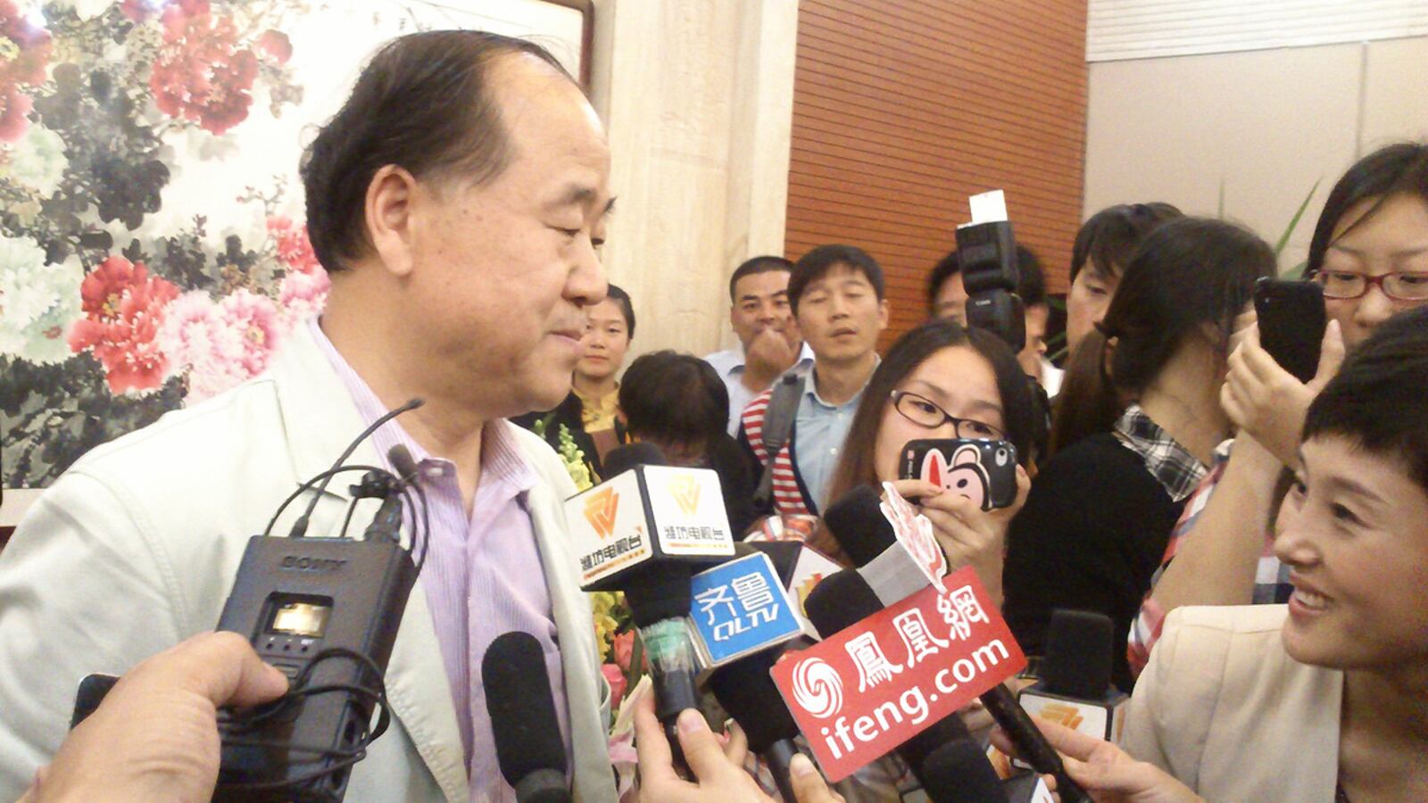 articles/2012/10/11/hallucinatory-realism-of-mo-yan-the-first-official-chinese-winner-of-the-nobel-prize-for-literature/mo-yan-profile-hewitt-tease_dwloib