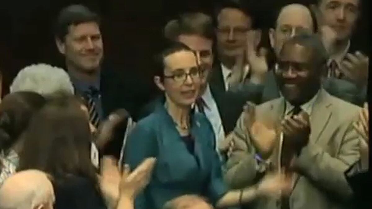 cheats/2011/08/01/gabby-giffords-votes-on-debt-bill/110801-cnn-giffords-1200_eccvuz