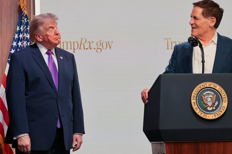 Trump listens to Cuban.